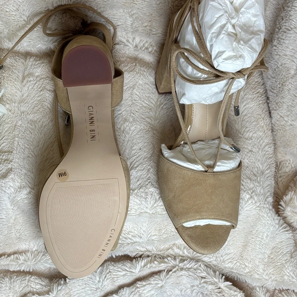 Gianni Bini chic beige